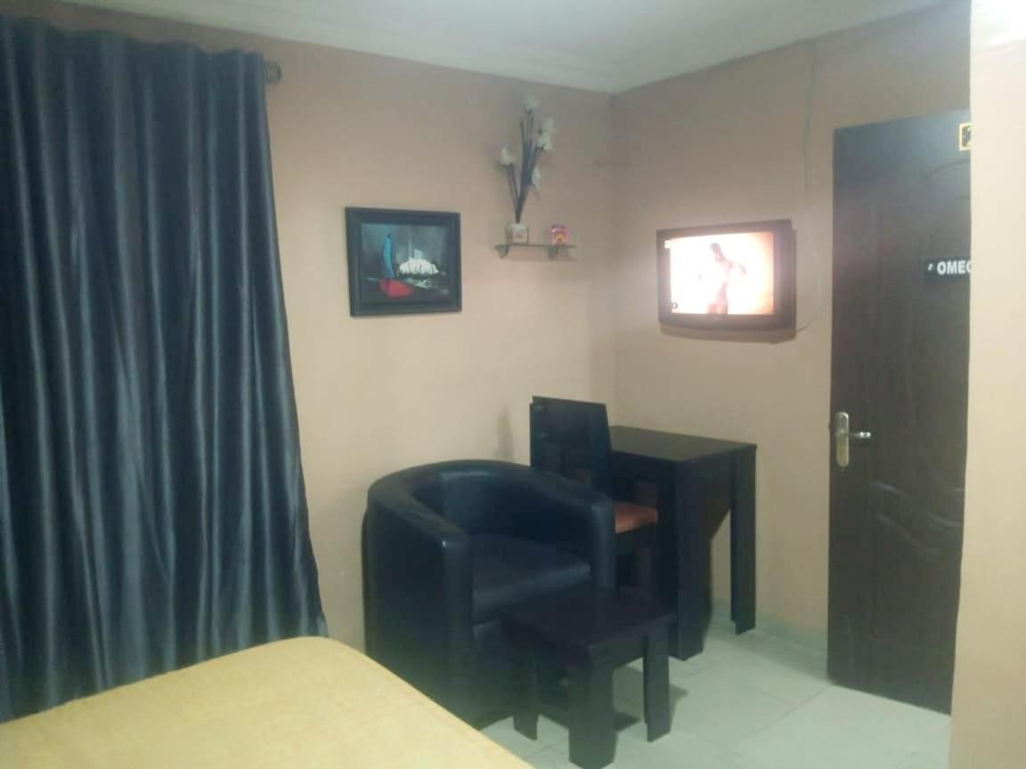 Staycation Suites And Apartment Lagos Exteriör bild
