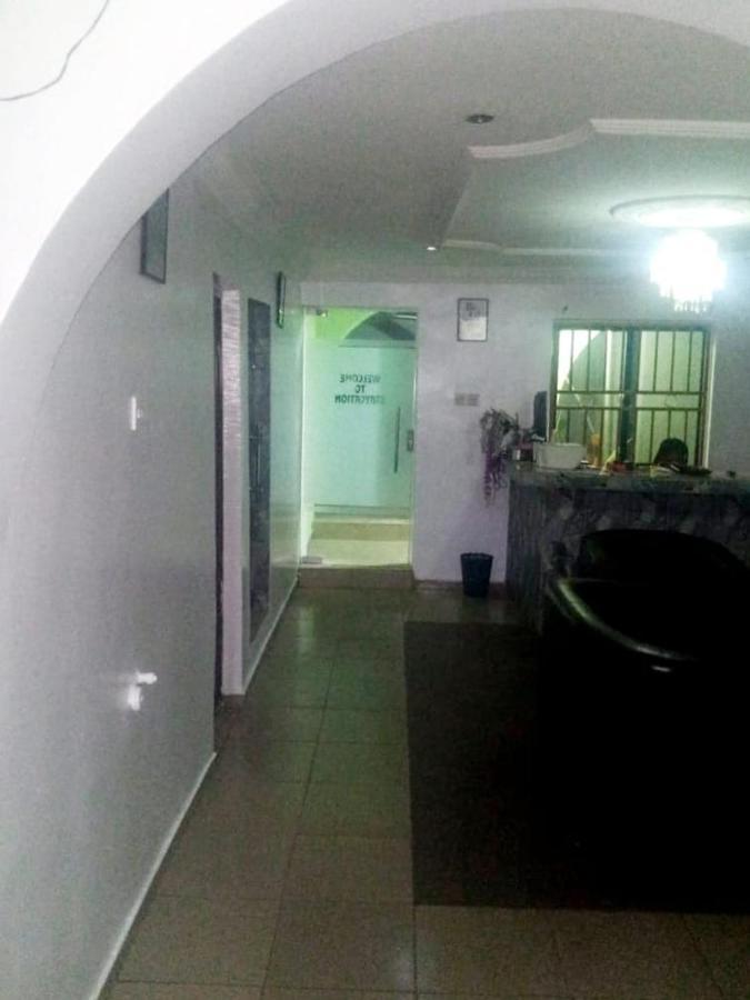 Staycation Suites And Apartment Lagos Exteriör bild