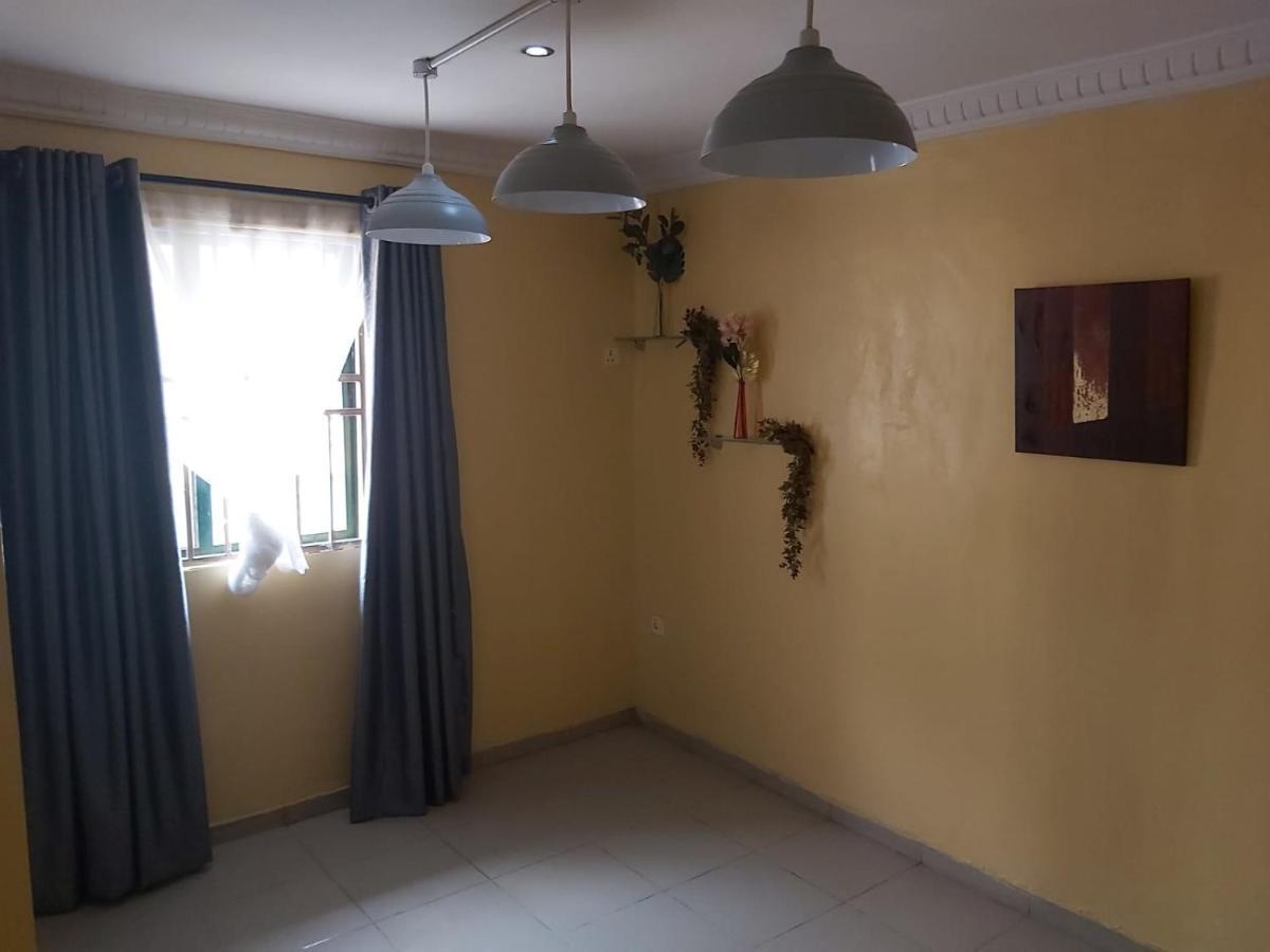 Staycation Suites And Apartment Lagos Exteriör bild
