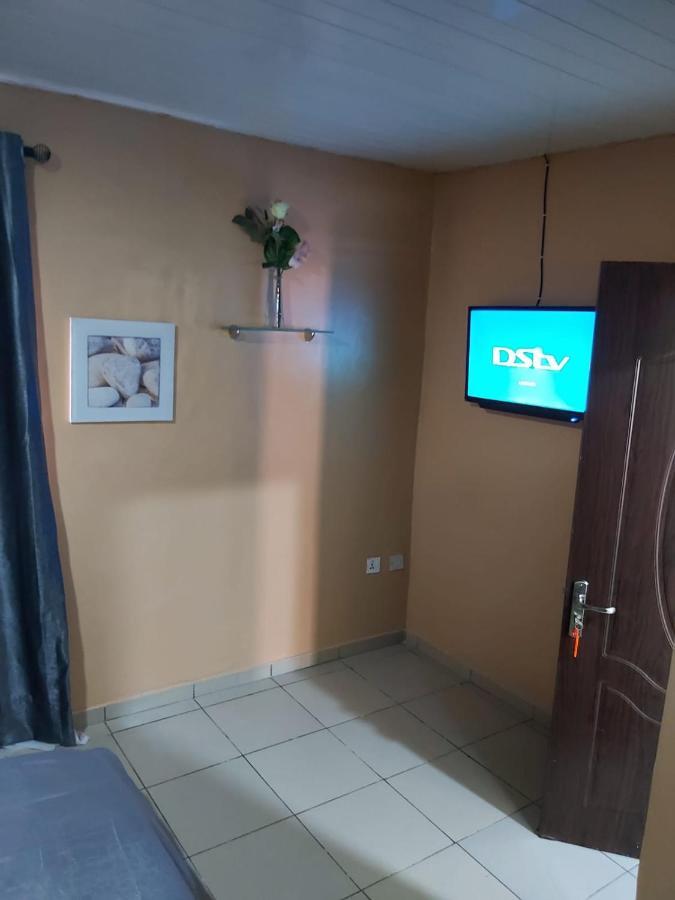 Staycation Suites And Apartment Lagos Exteriör bild