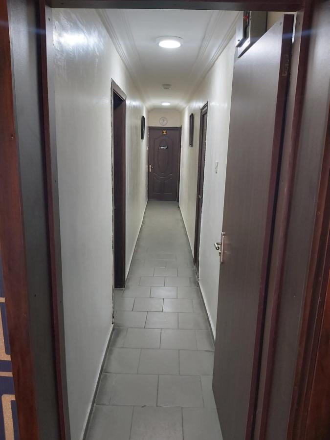 Staycation Suites And Apartment Lagos Exteriör bild
