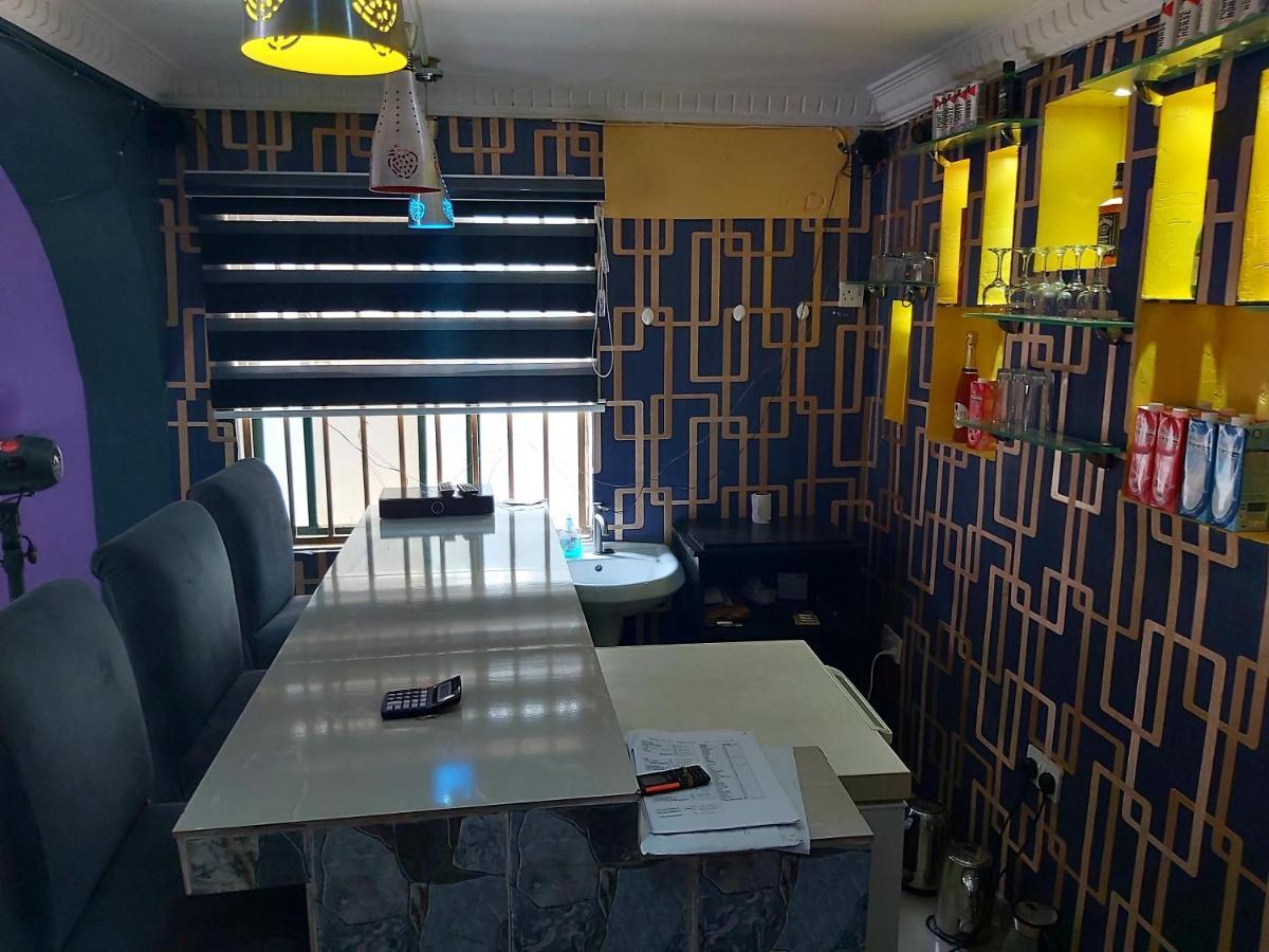 Staycation Suites And Apartment Lagos Exteriör bild